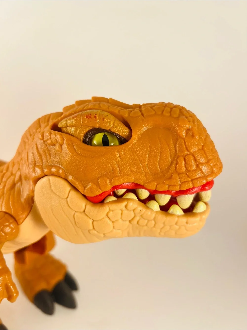 Imaginext Jurassic World Thrashin Action T-Rex Dinosaur Action Figure Toy